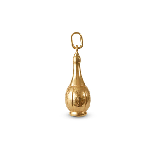 Mid Century Italian 18k Gold Chianti Charm